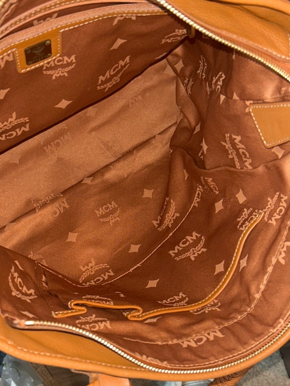 Excellent condition RARE MCM Munchen Leather Tote Bag. - Picture 7 of 11